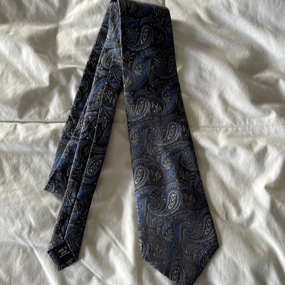 Gray, silver, and cornflower blue Jones New York men’s tie - Picture 1 of 2